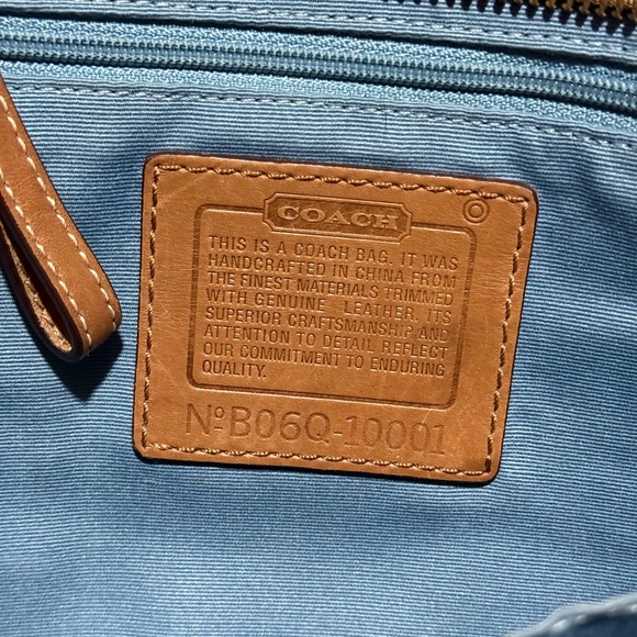 Coach Patchwork Shoulder bag - Picture 7 of 7